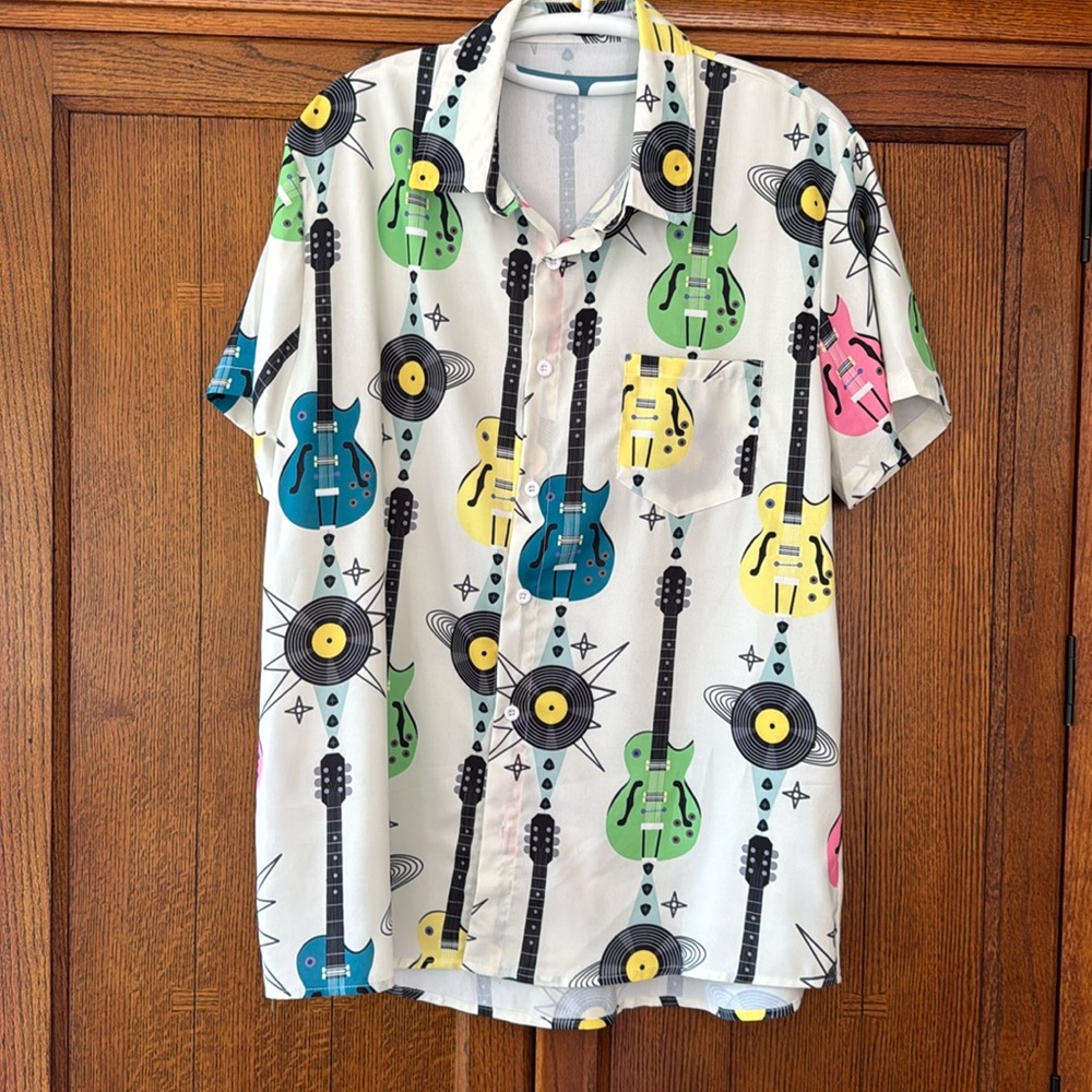 Guitar & vinyl records print shirt - Mens LARGE Retro Button-Down Short Sleeve